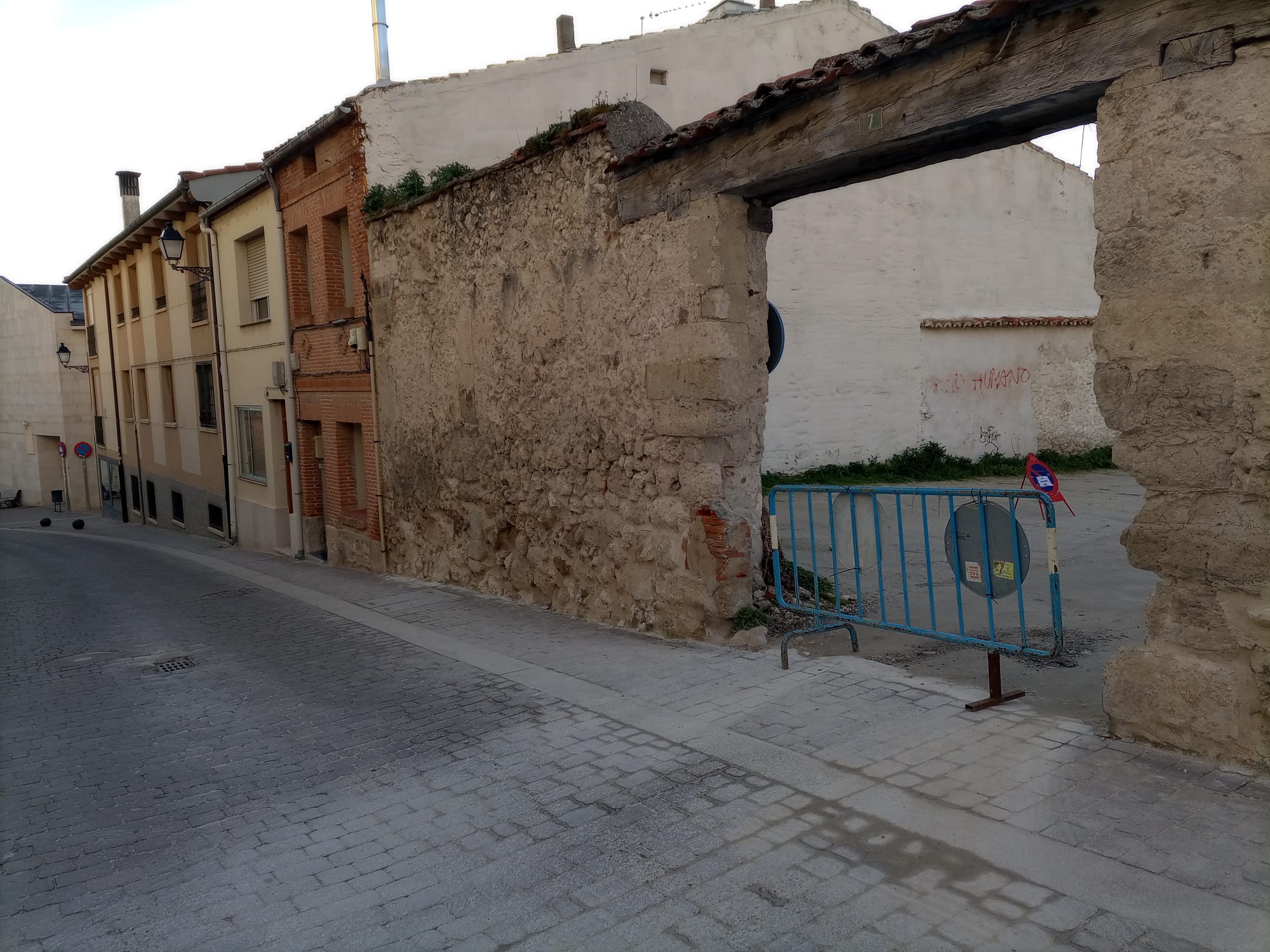 Acceso al actual aparcamiento del Centro de Salud de Cuéllar