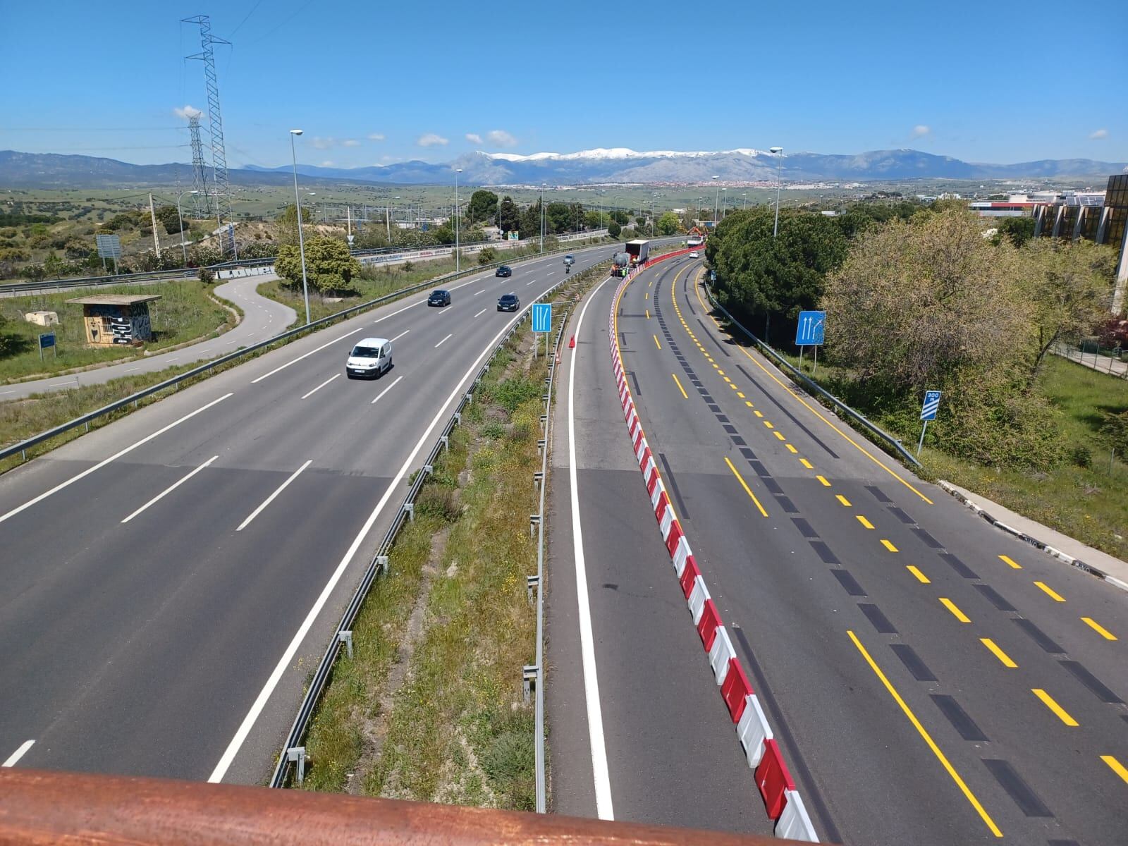Señalización y reducción de carriles por las obras del tercer carril de la M-607 entre Colmenar Viejo y Tres Cantos