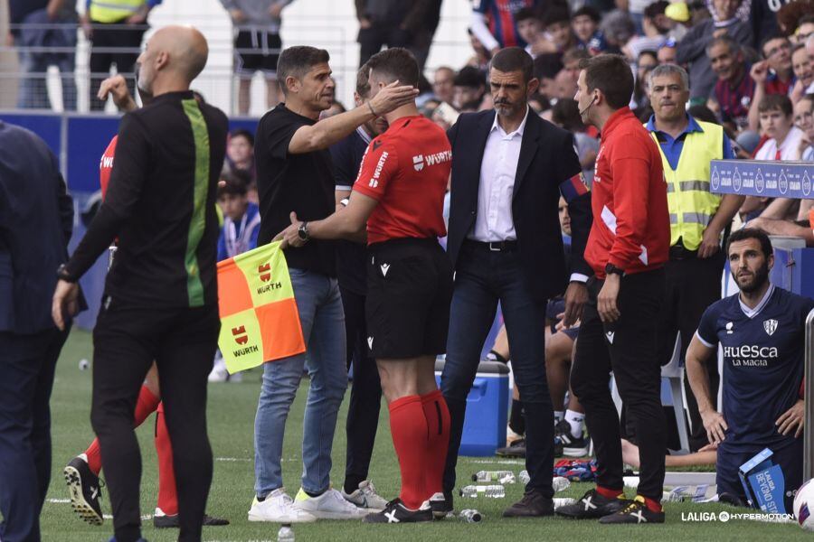 Antonio Hidalgo protesta una de las jugadas polémicas