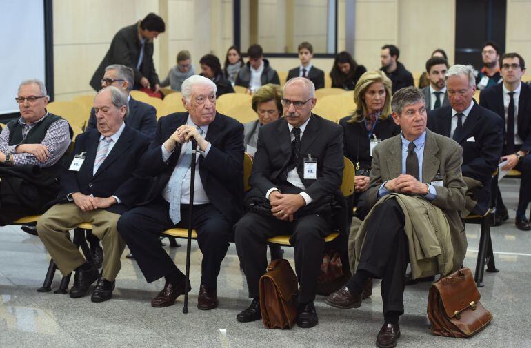 El ex secretario de Presidencia Lluís Prenafeta, el exconsejero Macià Alavedra, el exdiputado socialista Luis Andrés García, y el exalcalde de Santa Coloma de Gramenet (Barcelona) Bartomeu Muñoz