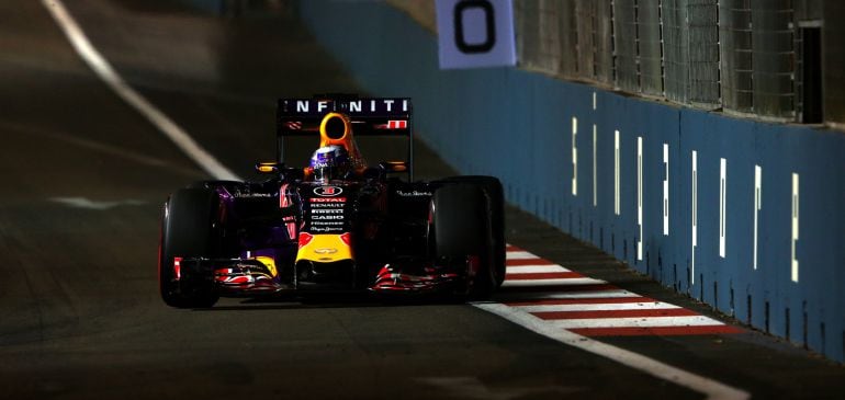 Ricciardo gira en el circuito de Singapur