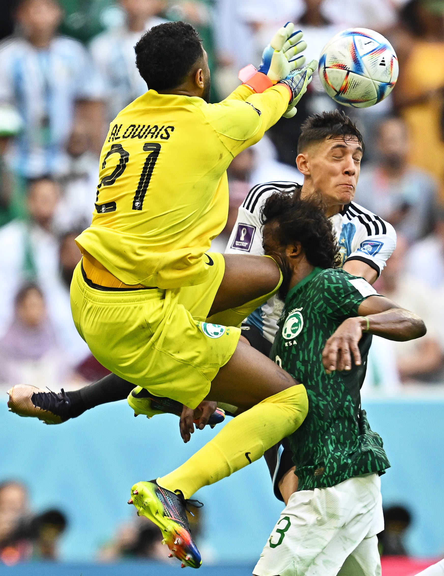 Otra imagen del choque entre ambos jugadores