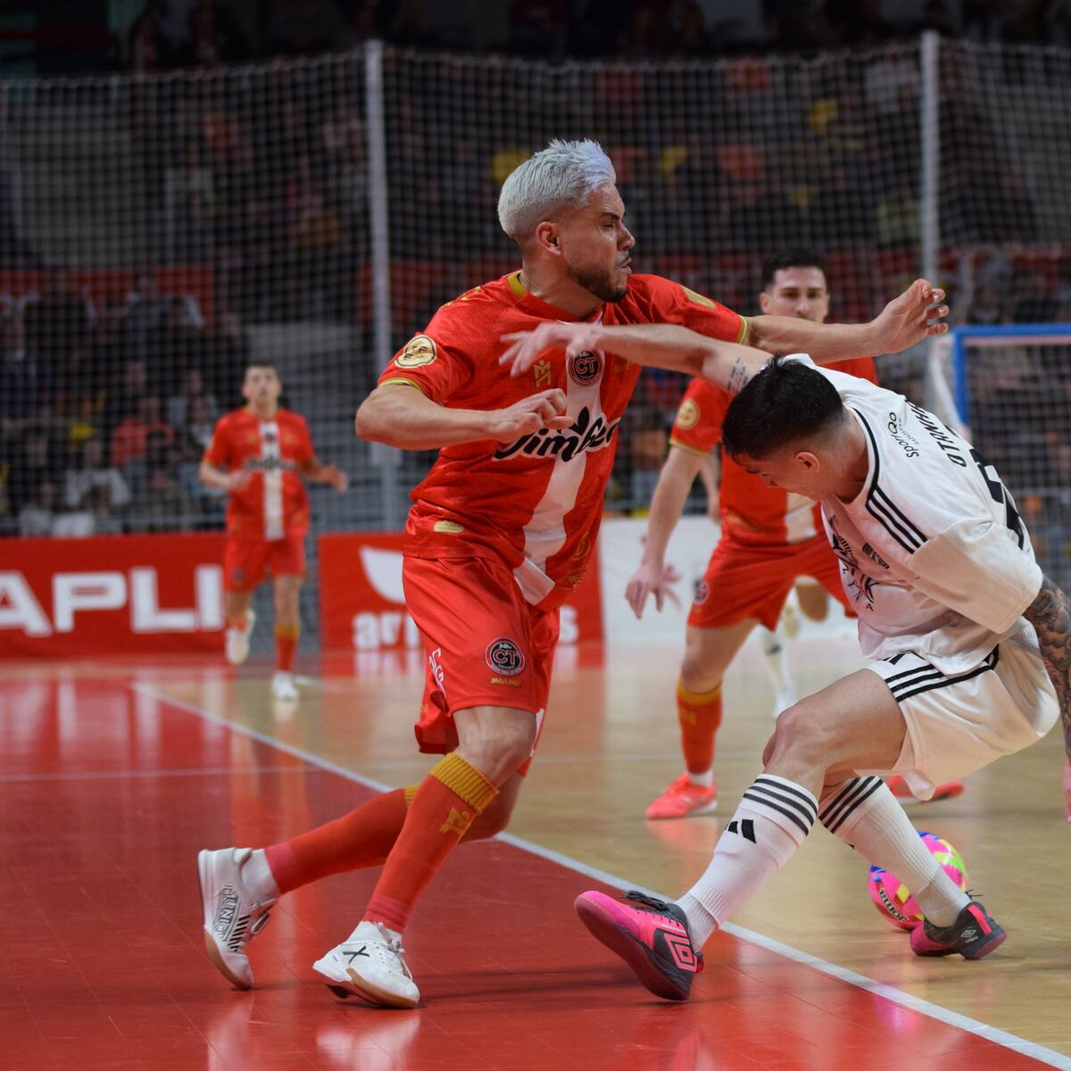 "Jimbee sigue dando la cara y tiene opciones de levantar la Champions"