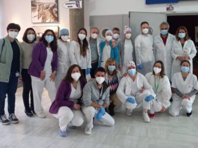 Equipo sanitario encargado de la vacunación masiva