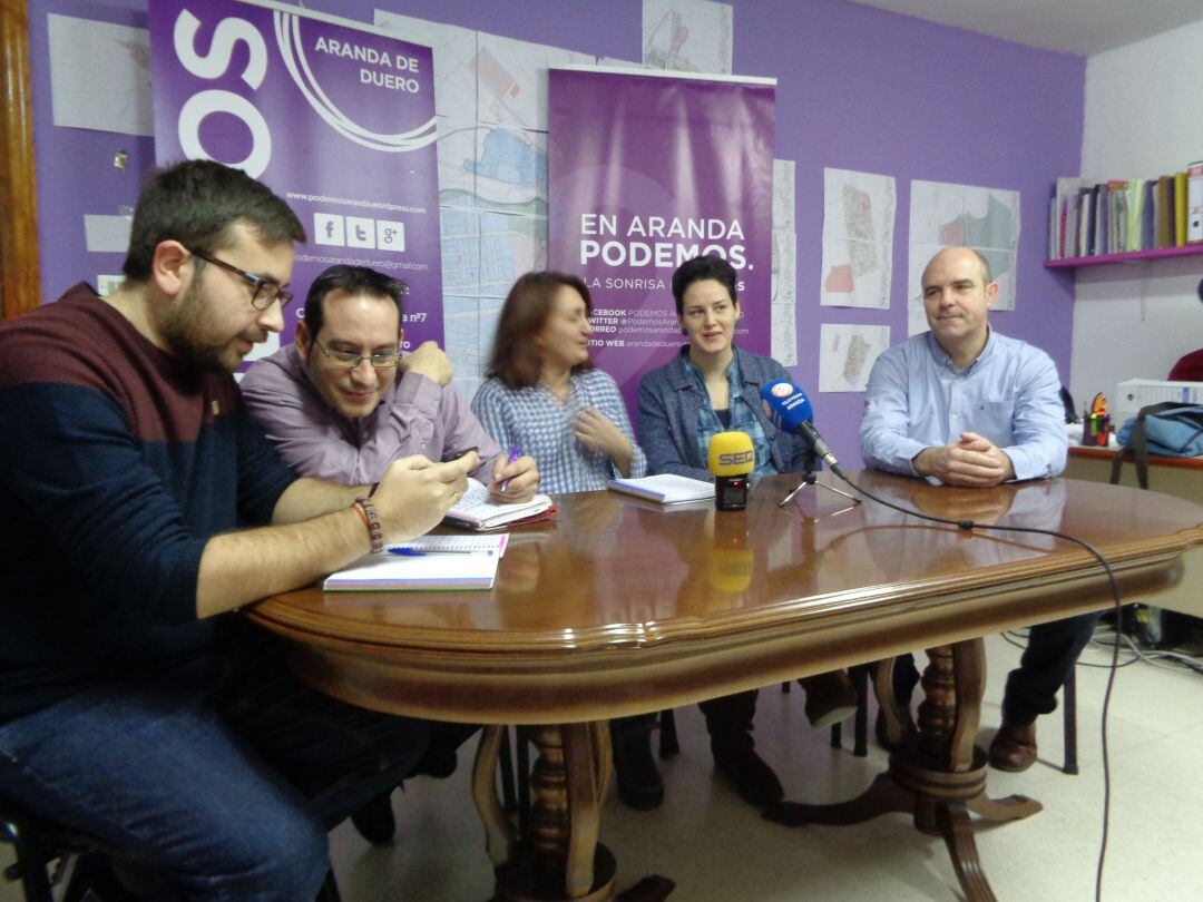 De izq. a dcha. Rubén Marlasca, Andrés Gonzalo, María Ángeles Pizarro, la concejal Laura del Pozo y Manuel Martínez