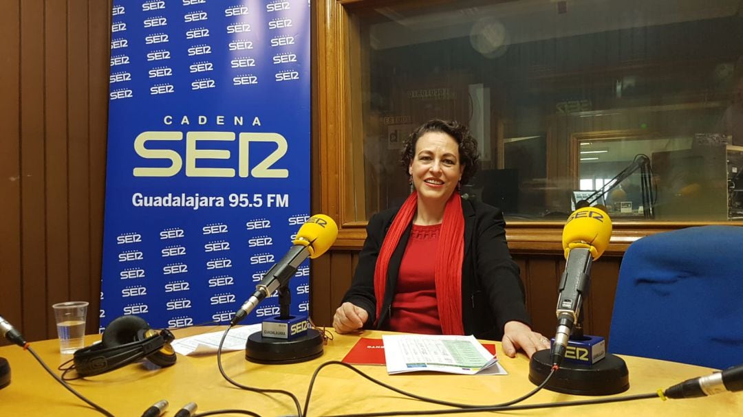 La ministra de Trabajo y candidata del PSOE, en los estudios de SER Guadalajara.