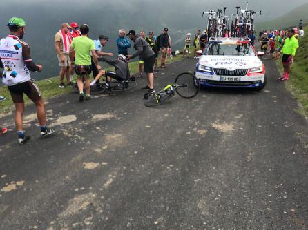 El gendarme, después de derribar al británico