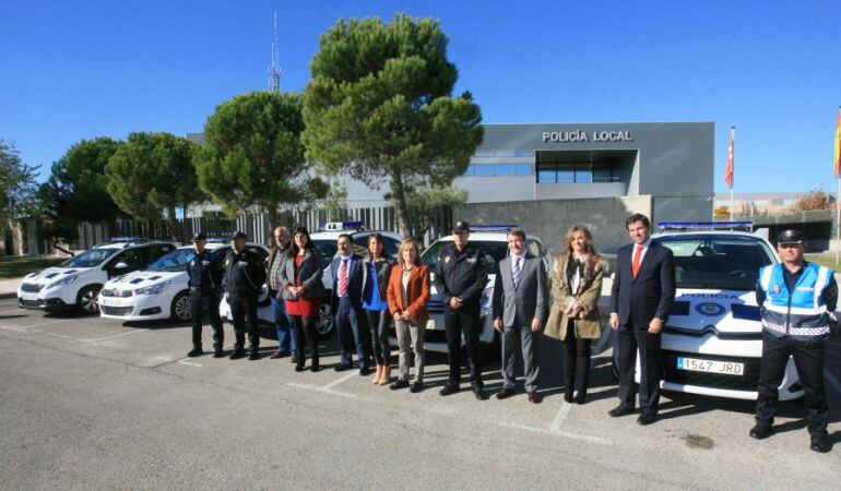 Presentación de los nuevos coches y uniformes de la Policía Local de Tres Cantos