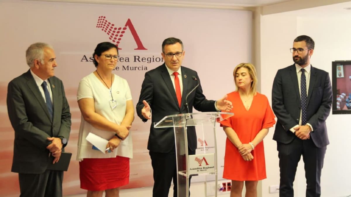 PSOE y Podemos: "PP y Cs han terminado por abrazar el discurso ultraderechista de Vox"