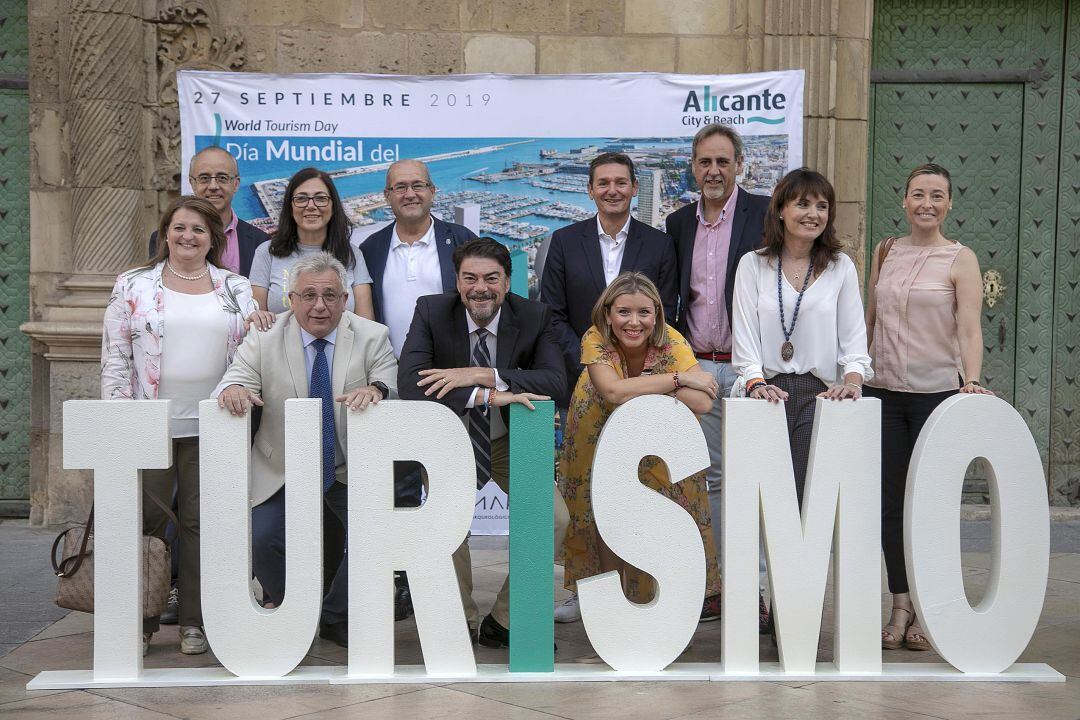 El equipo de Gobierno local celebra el Día Internacional del Turismo