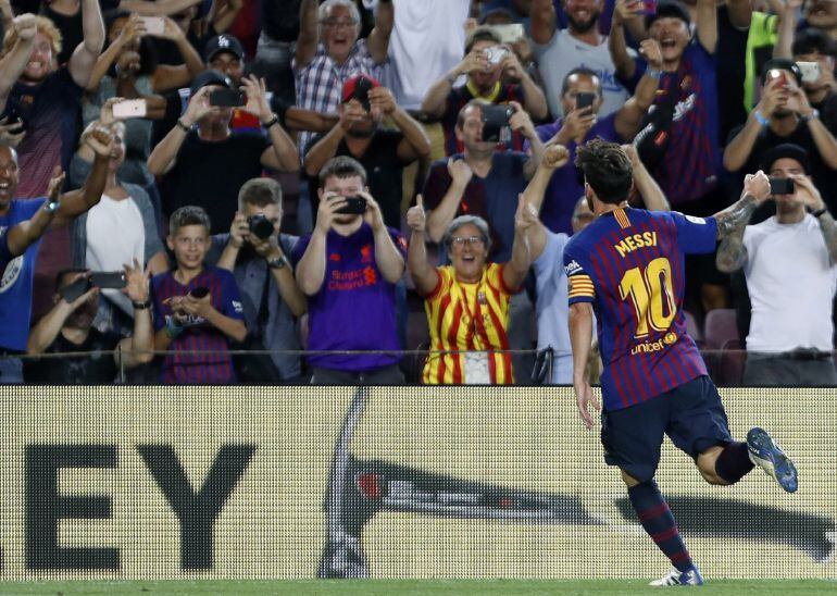 Messi celebra su primer gol contra el Alavés