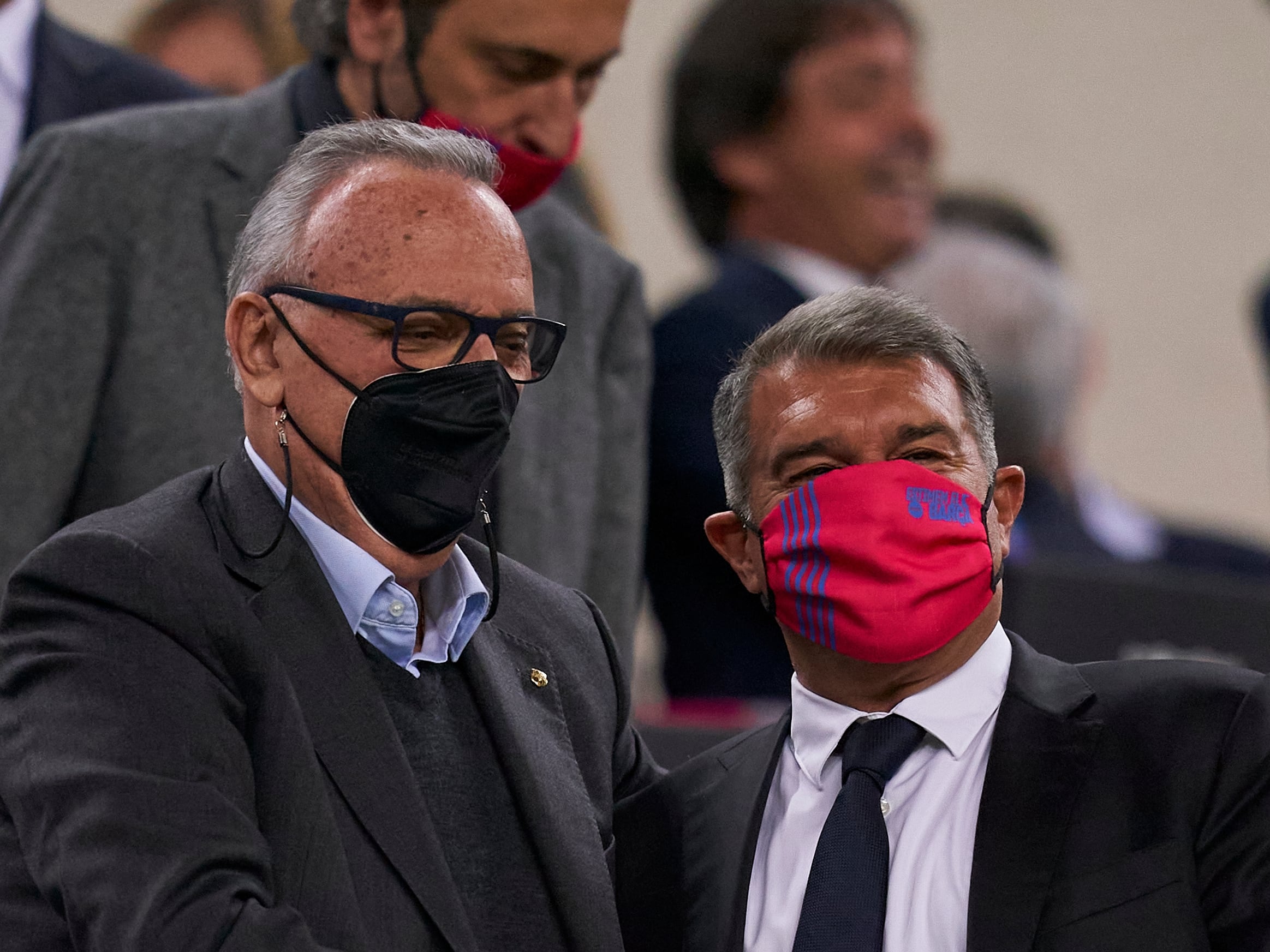 Gaspart y Laporta, en el palco del Camp Nou, en 2021.