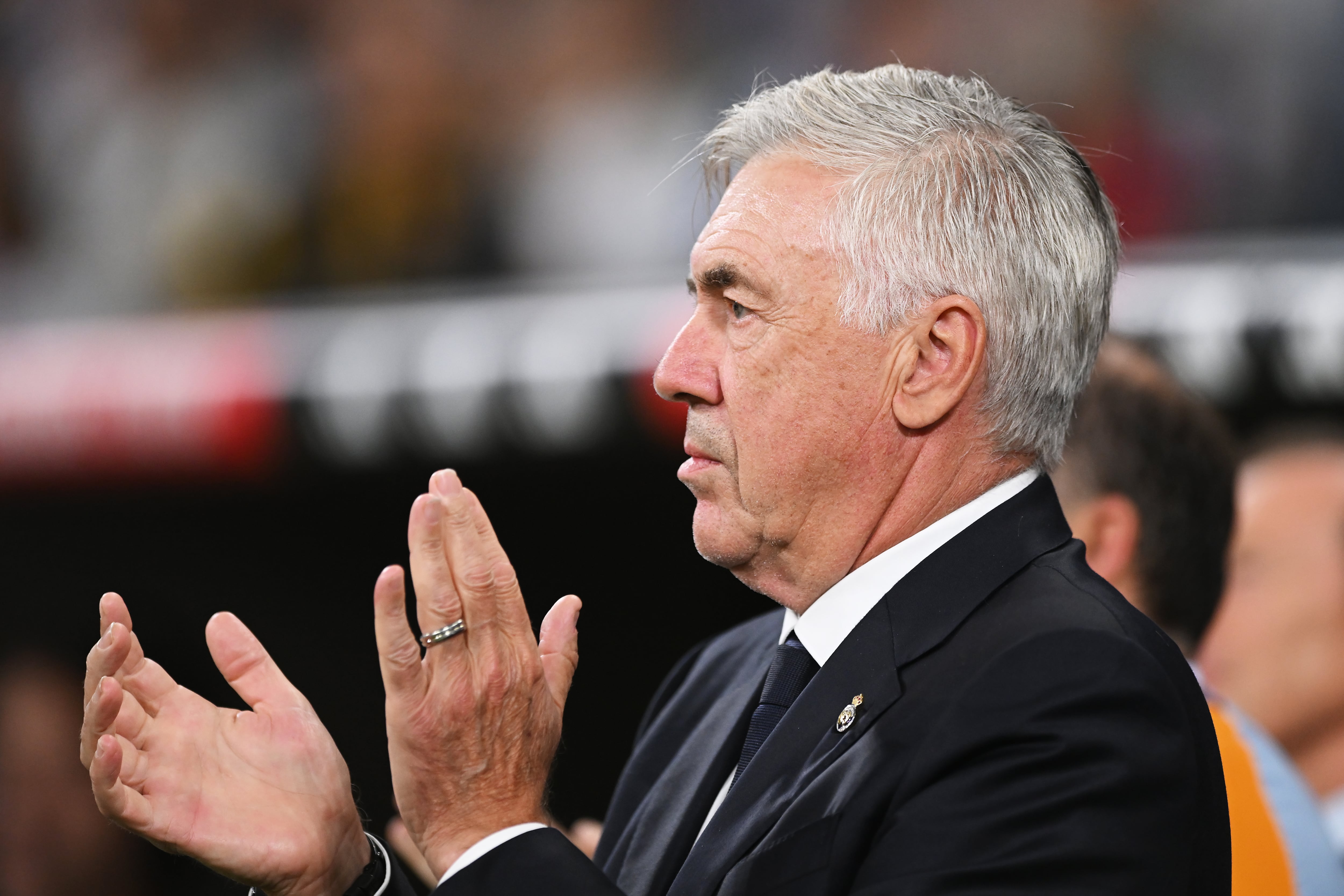 Carlo Ancelotti, durante el partido de Liga entre Real Madrid y Villarreal disputado en el Santiago Bernabéu