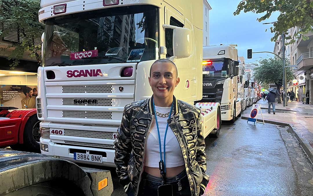 Oti Cabadas en una quedada de camiones