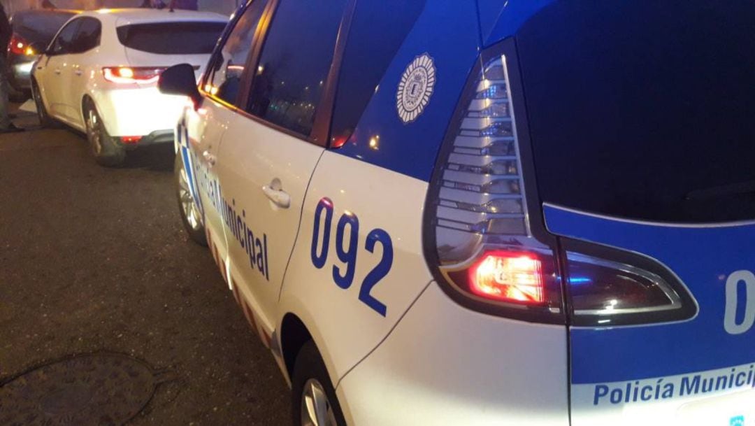 El conductor embistió a la patrulla policial