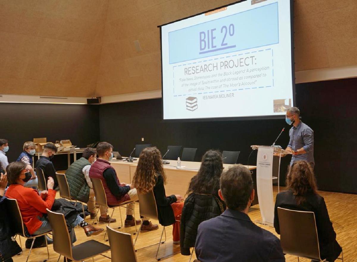 Acto de presentación del proyecto de los estudiantes del IES María Moliner de Segovia