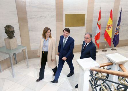 Fernández Mañueco durante su visita a la Diputación