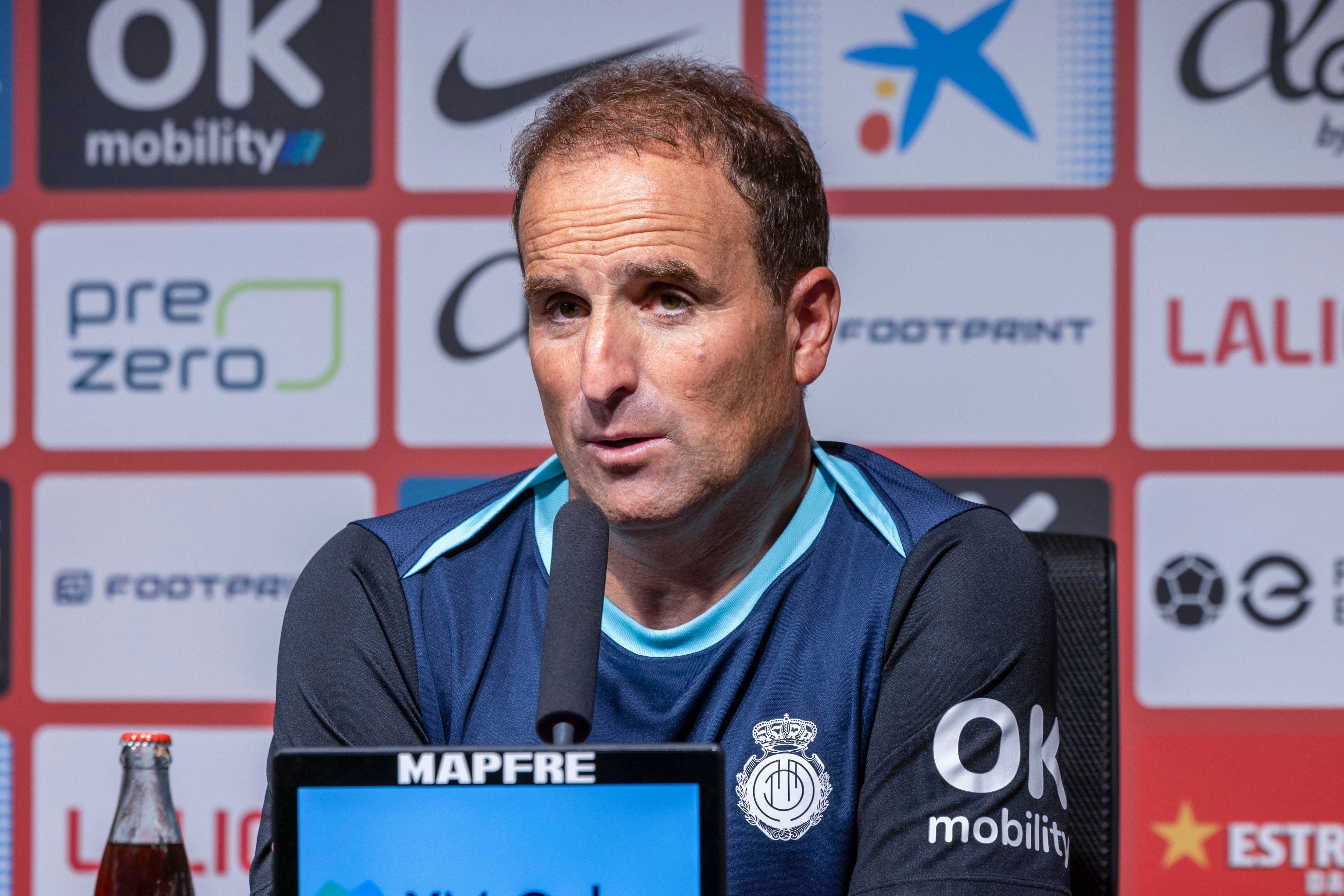 PALMA DE MALLORCA, 23/08/2024.- El entrenador del Mallorca, Jagoba Arrasate, durante la rueda de prensa que ofreció este viernes previa al partido la segunda jornada de LaLiga EA Sports que mañana sábado juega el equipo frente al Osasuna en El Sadar. EFE/CATI CLADERA
