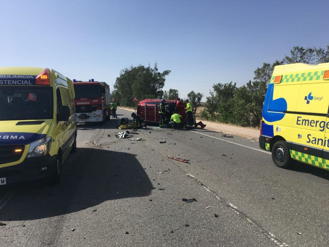 Cuatro heridos en un accidente en la CL 601