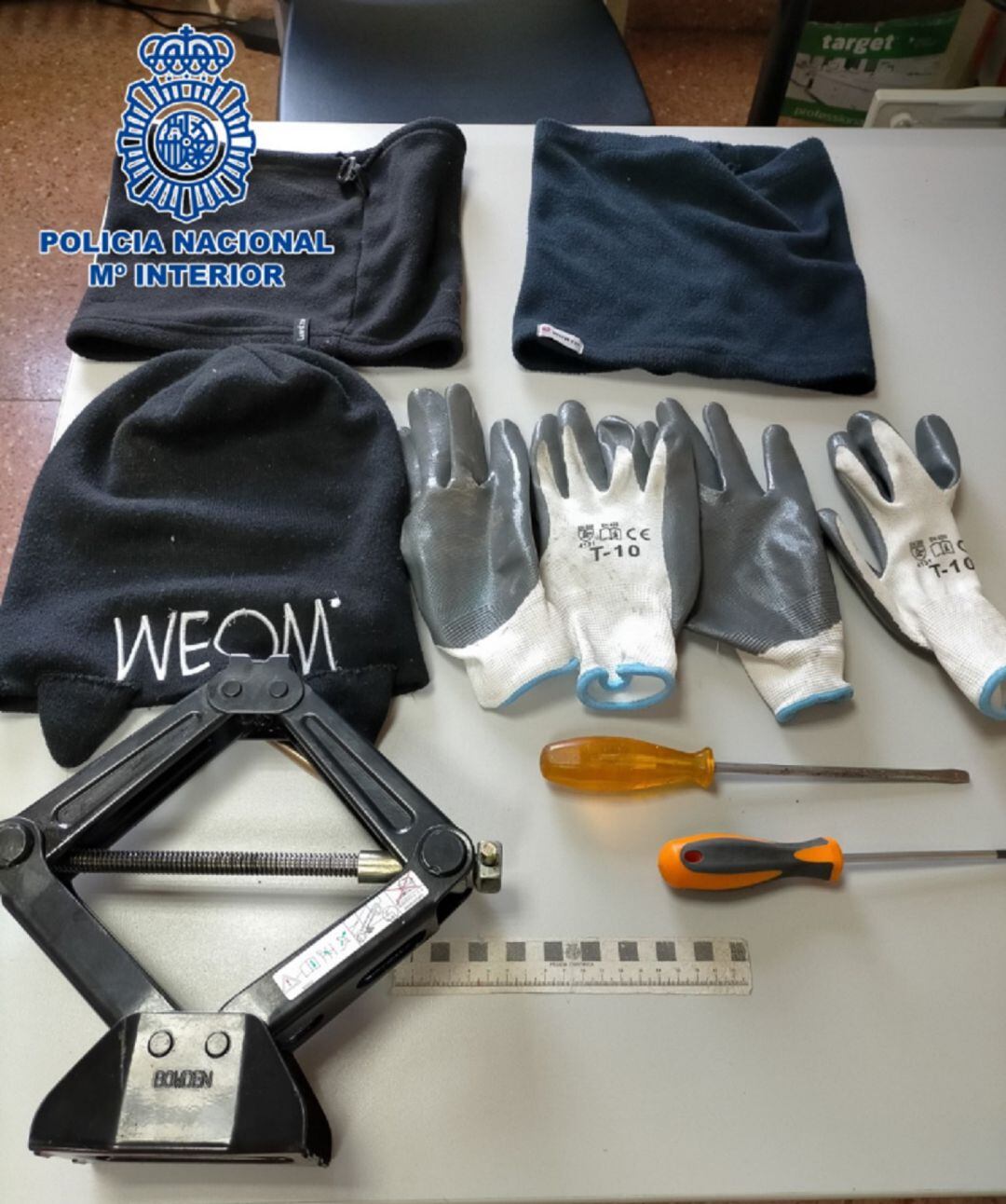 Herramientas y utensilios usados por los detenidos