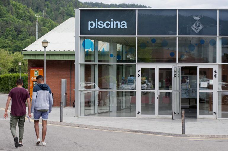 La piscina de Ripoll, on va morir ofegada una nena de quatre anys 