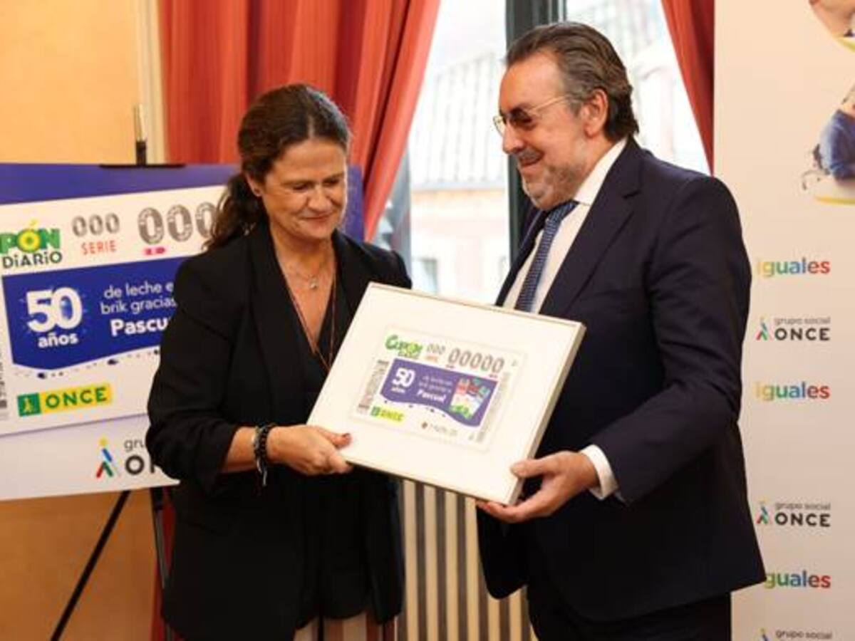 Pascual y la ONCE celebran los 50 años del tetrabrik de leche en España