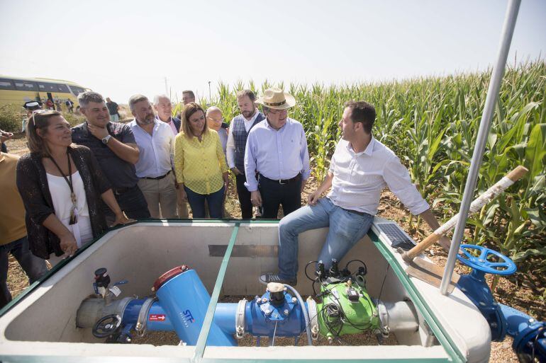 La Delegada del Gobierno y el presidente de la Junta han participado en las jornadas de puertas abiertas de la Comunidad de Regantes del Páramo