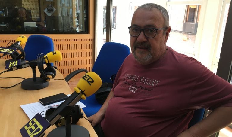 Paco Morote en los estudios de Radio Murcia