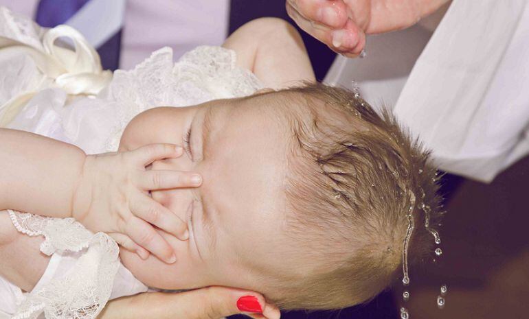 Cada any hi ha adults que decideixen anul·lar el bateig.