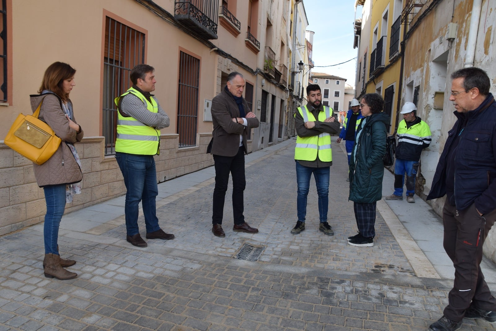 Una de las calles del casco antigua de Tarancón en las que se ha renovado la red de alcantarillado