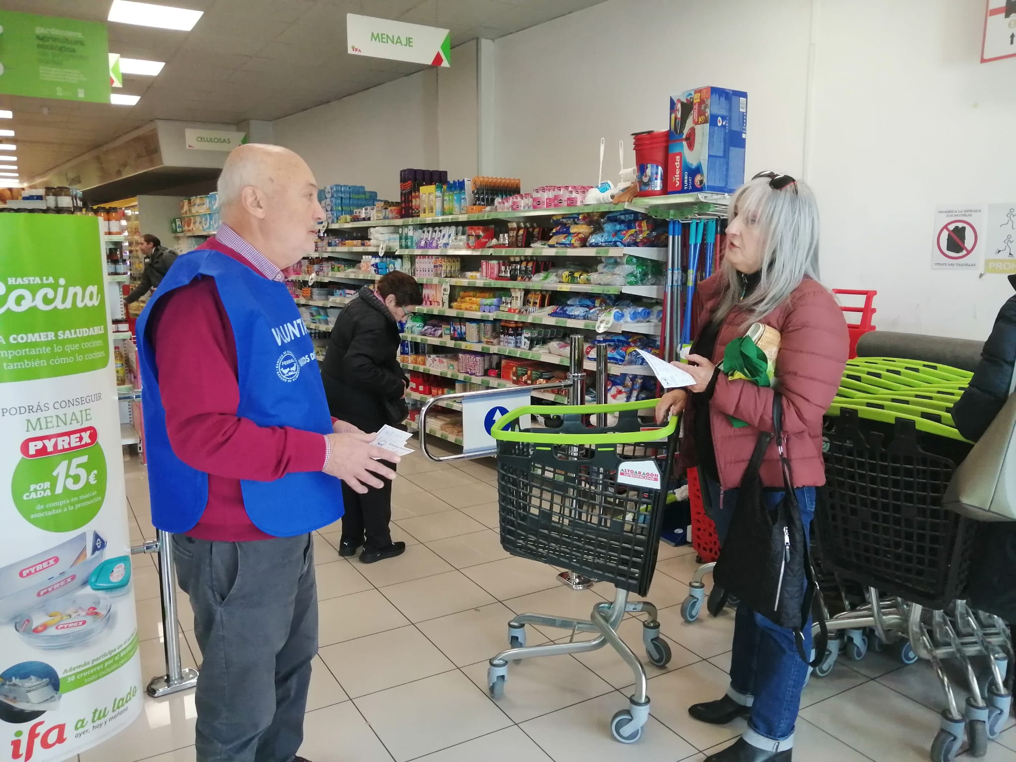 Voluntarios en la Gran Recogida del Banco de Alimentos