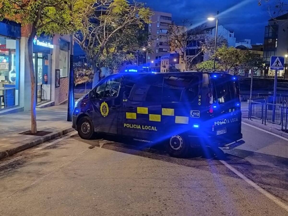 Investigan a una conductora por conducir con una pegatina falsa de ITV en Algeciras