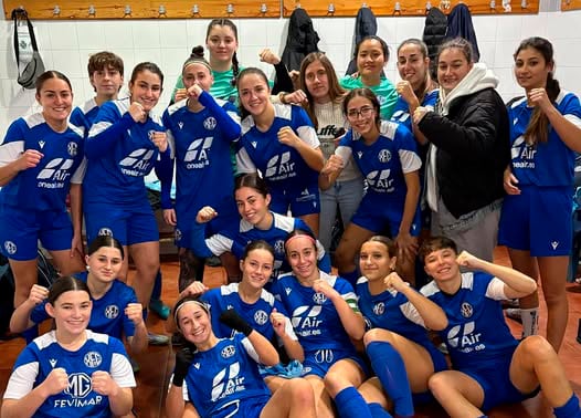 Jugadoras del Xerez Féminas celebrando la victoria