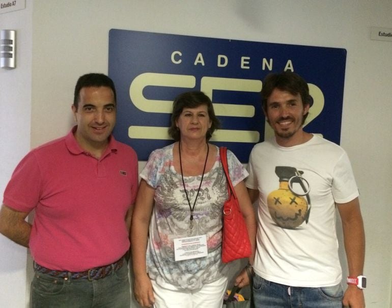 La ganadora, Mari Carmen García Martín junto a nuestro jurado, Oscar Velasco y Nino Redruello