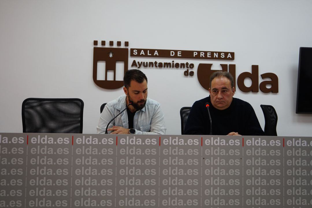 Javier Rivera, portavoz de Esquerra Unida Elda, junto a Josep David Martínez, coordinador del partido