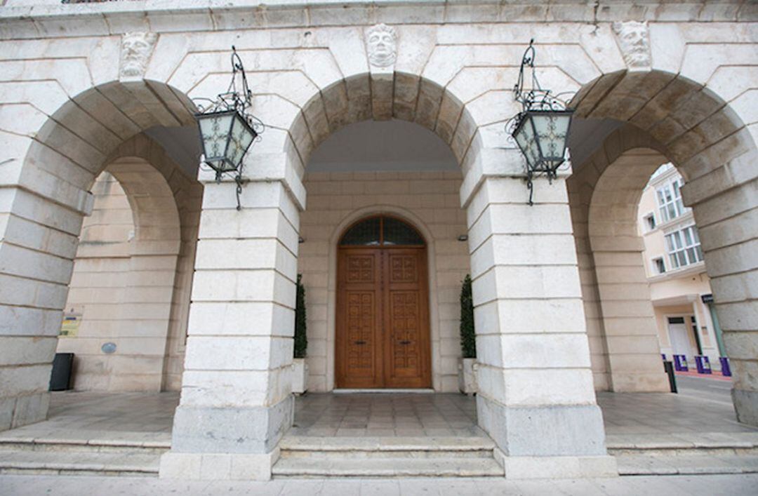 Puertas cerradas en el Ayuntamiento de Gandia por el coronavirus 