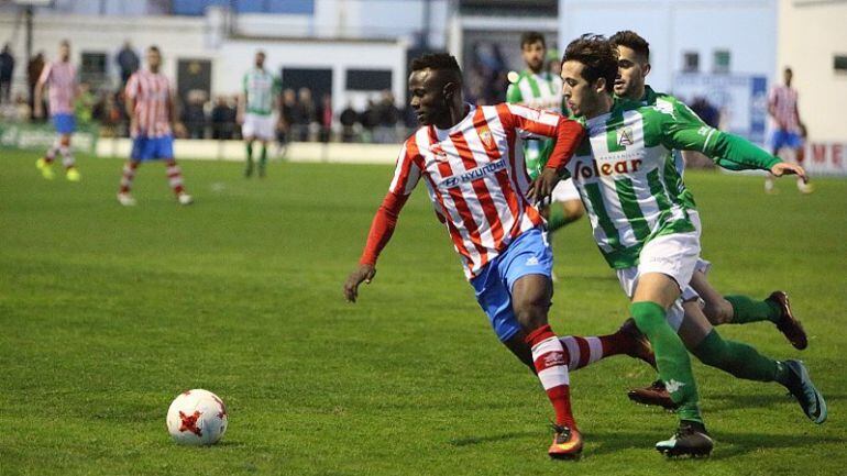 Moussa durante el partido en Sanlúcar.