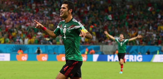 El capitán de México, Rafa Márquez, celebra el gol ante Croacia