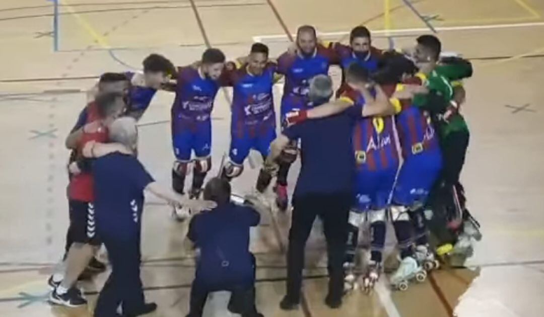 El PAS celebrando el ascenso a la Ok Liga