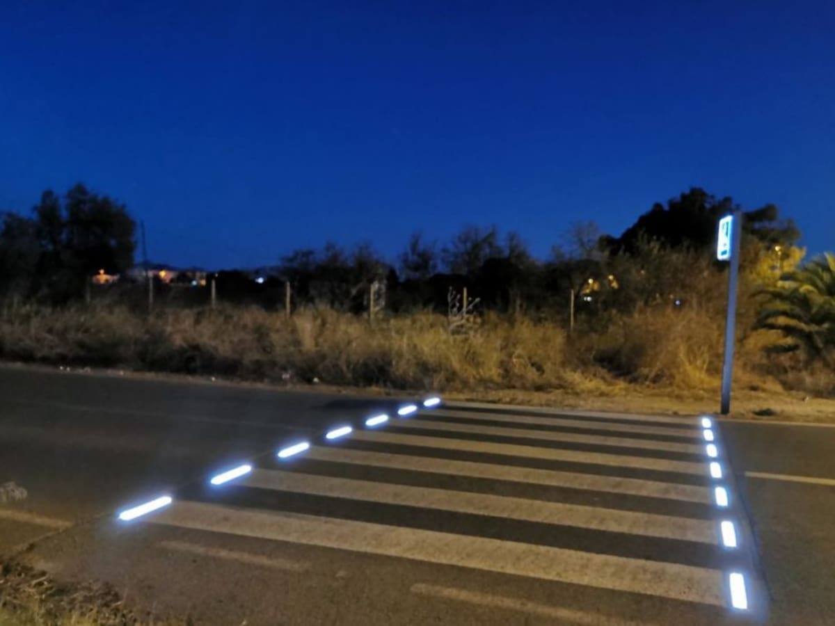 Tres pasos de peatones se transforman en 'inteligentes' en Cartagena