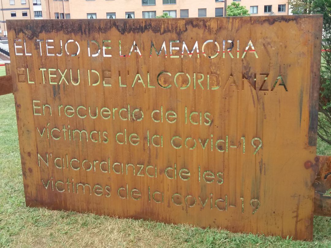 Placa homenaje a las víctimas de la Covid-19