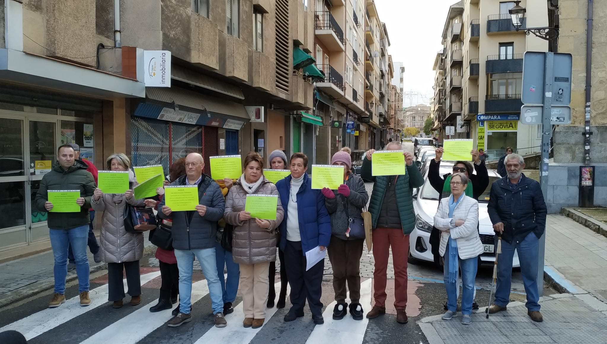 Nace una plataforma vecinal contra la peatonalización de la Calle Blanca de Silos