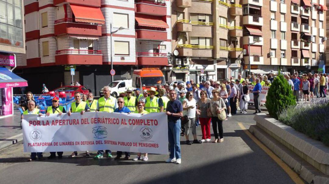 Manifestación de la Plataforma de Linares en Defensa del Sistema público de Pensiones (archivo).