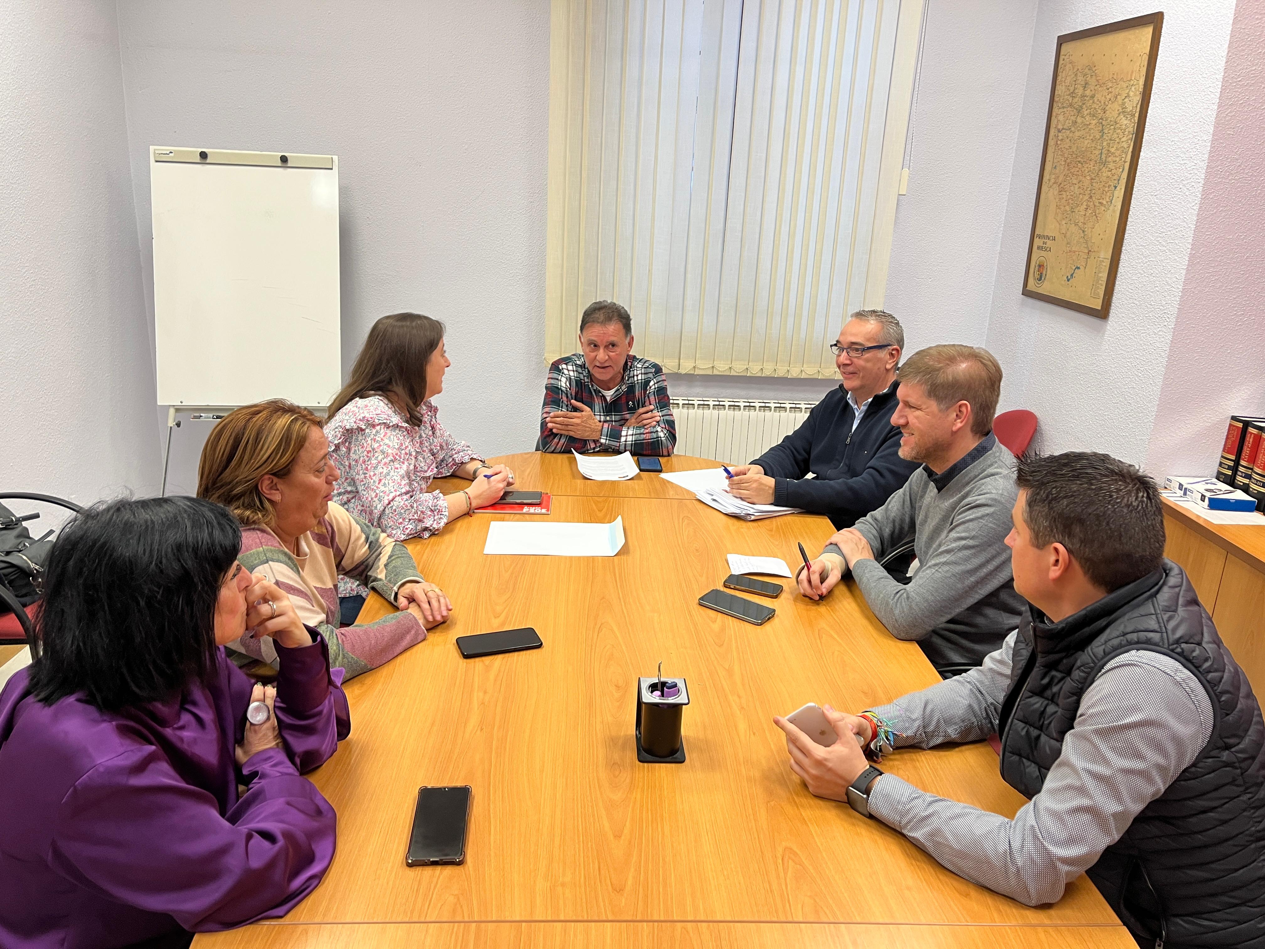 Reunión de representantes del PSOE con el sector del taxi