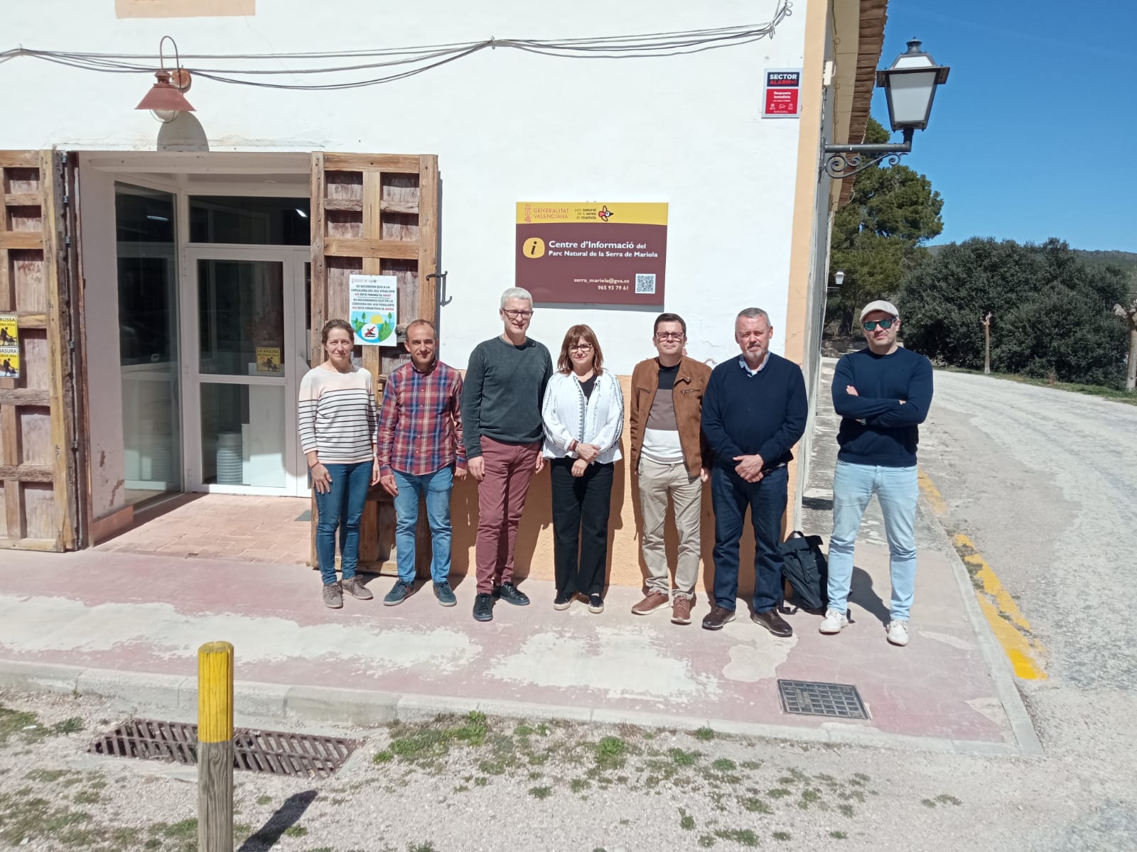 El centro de visitantes del Parque Natural de la Serra de Mariola ha acogido la presentación del proyecto de conservación de ambas cavas.