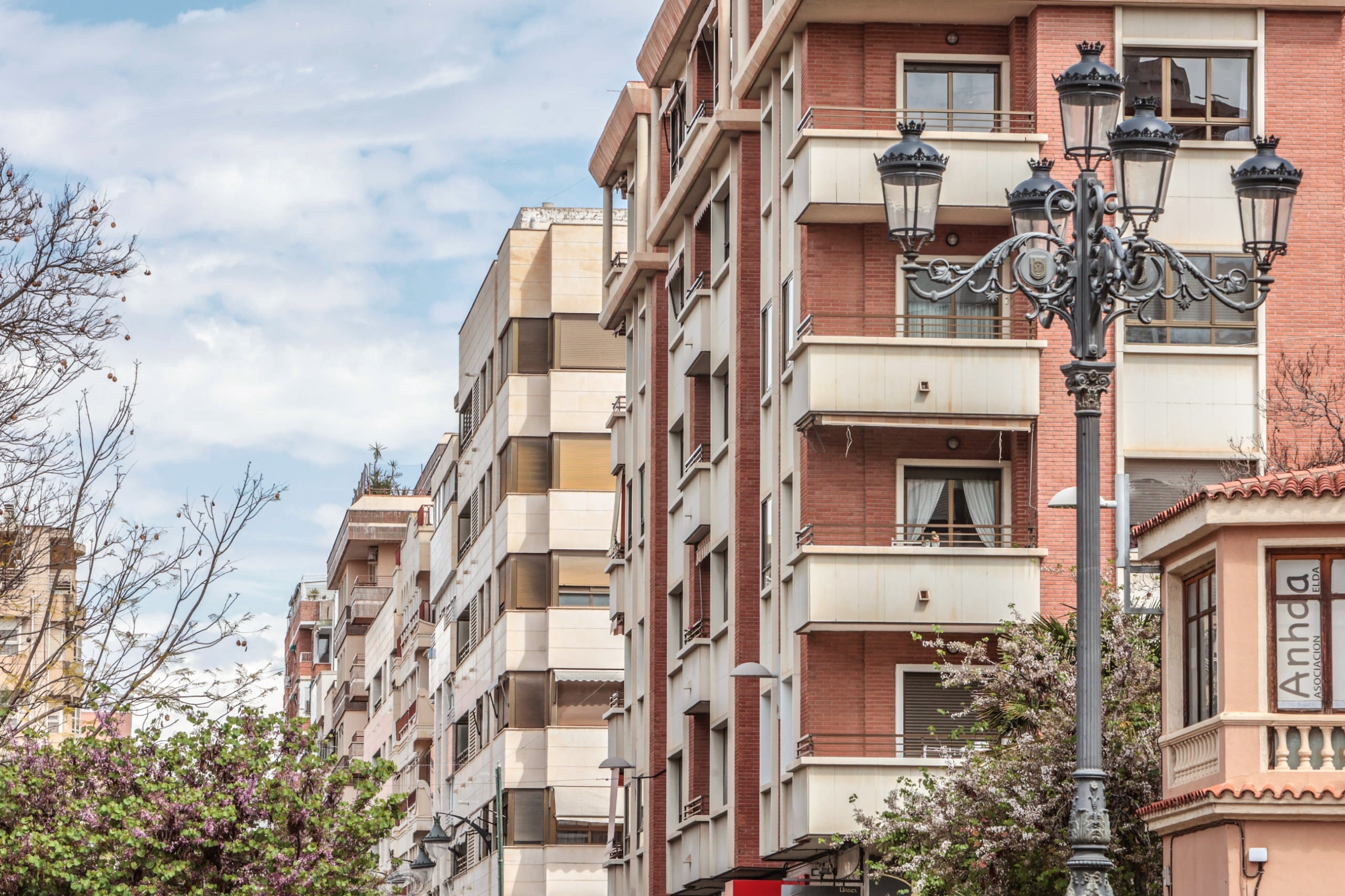 Este repunte confirma la fuerte presión de la demanda en la localidad, tanto para vivienda habitual como para inversión