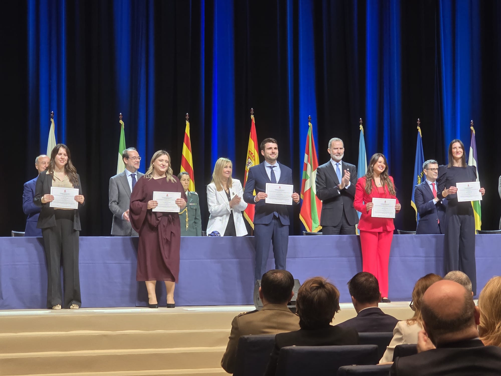 Momento de la entrega de despachos de la 73 ª promoción de jueces, Jorge Regido, en primera fila en el centro