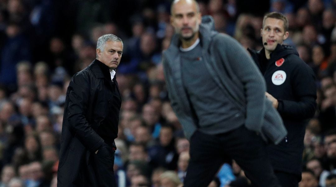 Mourinho y Guardiola, en el partido entre el City y el United del pasado domingo (3-1).