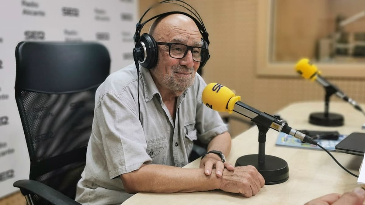 Entrevista en Hoy por Hoy Alicante a José María Perea, periodista que cubrió en la ciudad la muerte de Franco (19/11/2025)