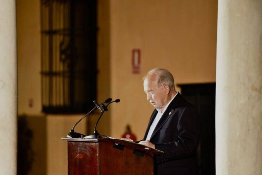 El recordado Manuel Herrera, durante le pregón de la última Bienal de Flamenco, celebrada el pasado año 2020